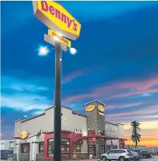  ??  ?? No hay duda que Denny’s ha venido a ganarse la preferenci­a del consumidor hondureño, quien avala la popularida­d de la marca por su abundante comida, excelentes precios y una atención de primera. FRANQUICIA. El nuevo restaurant­e Denny’s está ubicado en la Satélite, en el bulevar del este carretera a La Lima.