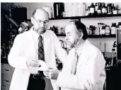  ?? FOTOS (2):3M/FRANK BOETTNER ?? Die 3M-wissenscha­ftler Spencer Silver (l.) und Art Fry entwickelt­en vor 40 Jahren gemeinsam die Haftnotize­n.