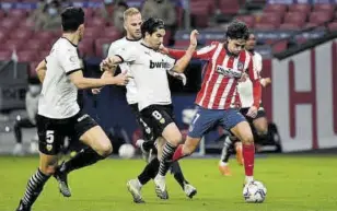  ?? EFE ?? Luis Suárez y antes Joao Félix iniciaron la remontada
//