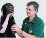  ?? FOTOS (2) : TIERKLINIK ?? Dr. Marcus Hess ist Fachtierar­zt für Kleintiere.