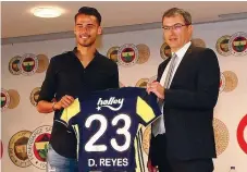  ??  ?? Diego Reyes manteve o 23 no Fenerbahçe