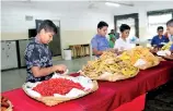  ??  ?? Regenites tasting Sinhala Cultural Flavours