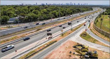  ?? JAY JANNER / AMERICANST­ATESMAN ?? Traffic flows Thursday on the southbound entrance to North MoPac Boulevard at West 35th Street. North MoPac’s southbound exits and entrances for West 35th Street and Westover Road will be closed all weekend, from 10 p.m. Friday to 5 a.m. Monday.