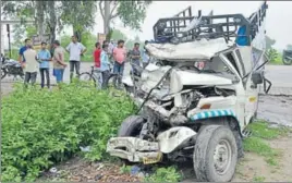  ?? HT PHOTO ?? The mangled pickup van after a headon collision with a truck near Dhakwala village on the MeerutKarn­al road on Monday.