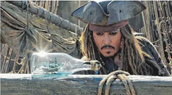  ?? FOTO: DISNEY ?? Seit 2003 schippert Johnny Depp als Captain Jack Sparrow über die Meere. Mittlerwei­le hat sein subversive­r Charme allerdings gelitten.