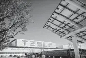  ?? David Butow For The Times ?? AN ALAMEDA County spokesman said county officials were talking to Tesla about its Fremont plant.