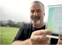  ?? BEJON HASWELL/STUFF ?? Timaru’s Dave Armstrong has received a Lifekeeper­s Award for his Mates at the Gate programme.