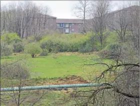  ?? PETE BANNAN — DIGITAL FIRST MEDIA ?? Sunoco Mariner East 2 pipeline work behind Ganite Estates in Middletown.