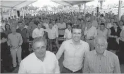  ??  ?? El candidato estuvo acompañado por Gabriel Amat y Juan Ignacio Zoido.