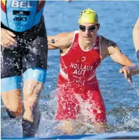  ?? BILD: SN/GEPA ?? Lukas Hollaus startete in Hamburg nach dem Schwimmen eine starke Aufholjagd.