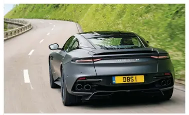  ??  ?? En haut et à droite : l’habitacle proche de celui de la DB11 s’habille d’alcantara et de carbone mais on distingue toujours clairement l’origine Mercedes de l’interface générale. Quand l’affichage vire au rouge, c’est que le mode Sport+ est engagé.