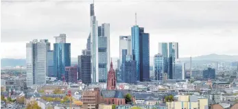  ?? FOTO: ROLAND RASEMANN ?? Skyline der Bankenstad­t Frankfurt: Schauplatz vieler illegaler Cum-Ex-Geschäfte.