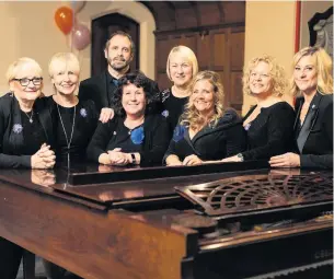  ?? Phil Tragen ?? Ladies choir Chordialit­y and guests