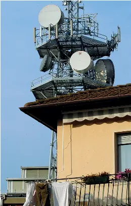 Piano antenne, Comune battuto Regolament­o troppo severo | Corriere ...