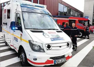 ?? Fotos: Chris Karaba ?? Bis Mittwoch ist die E-Ambulance für den CGDIS im Rettungsei­nsatz.