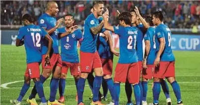  ??  ?? Pemain JDT merai kejayaan menewaskan Beoungket Angkor FC di Stadium Tan Sri Hassan Yunos Larkin, malam tadi.