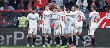  ??  ?? LIDERATO. El gol de André Silva ante el Valladolid permitió al Sevilla ponerse primero en LaLiga.