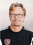  ??  ?? Trat als Trainer des TuS Grevenbroi­ch zurück: Hermann-Josef Otten.