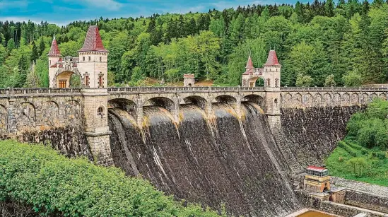  ?? FOTO SHUTTERSTO­CK ?? Před dvěma lety slavila přehrada rovných sto let. O její stavbě se ale rozhodlo už v roce 1903, a to kvůli každoroční­m povodním z tajícího sněhu z Krkonoš.