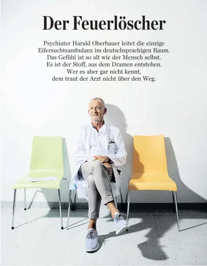  ??  ?? Harald Oberbauer, Facharzt für Psychiatri­e und psychother­apeutische Medizin, in seiner Sprechstun­denpraxis in der medizinisc­hen Klinik. Ein bis zwei Patienten schauen hier pro Tag vorbei.