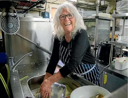  ?? MYTCHALL BRANSGROVE/FAIRFAX NZ ?? Well-known Otago restaurate­ur Fleur Sullivan has been reduced to washing dishes because of problems getting staff.