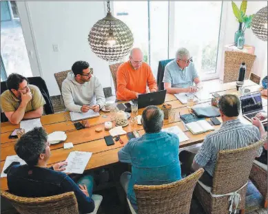  ?? MECON ?? TERRITORIO. En Tigre, ayer Massa se reunió con su equipo económico y hoy vota en la escuela 34.