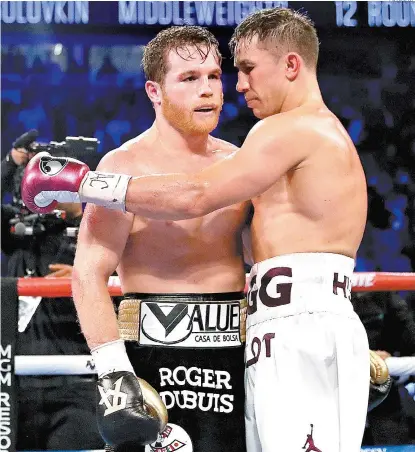  ??  ?? Saúl Álvarez y Gennady Golovkin