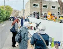  ?? - Crédits : MI ?? Gros succès pour un premier vide grenier à l’EHPAD «les jardins des tuileries»