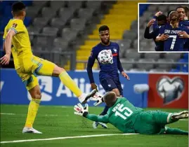  ?? (Photos AFP) ?? Ces derniers jours, les revenants Ousmane Dembélé et Thomas Lemar ont marqué des points, à l’inverse de Ferland Mendy et des absents.