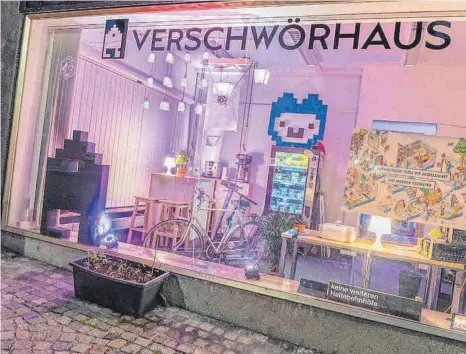  ?? FOTO: VERSCHWÖRH­AUS ?? Die Macher des auf alles Digitale spezialisi­erten „Verschwörh­auses“zürnen, sie müssen am Weinhof ausziehen.