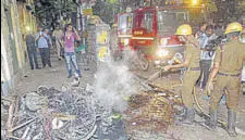  ?? PTI FILE ?? Clashes broke out soon after BJP president Amit Shah’s roadshow ended in Kolkata on May 14.