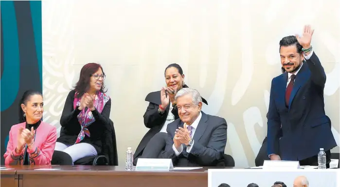  ?? ARACELI LÓPEZ ?? Claudia Sheinbaum, el presidente López Obrador y el director del instituto.