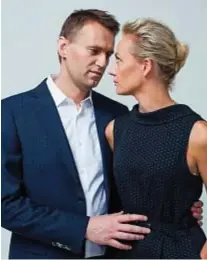  ?? ?? «CONTINUERÒ IL SUO LAVORO» A sinistra, la foto che Aleksej Navalny ha fatto pubblicare sul social X a San Valentino, due giorni prima di morire, a 47 anni. Con lui la moglie Yulia, 47, che ha dichiarato: «Continuerò il suo lavoro».