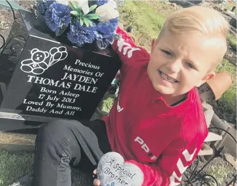  ??  ?? Thomas Dale is to run 17 miles in memory of his big brother Jayden, who died when their mother Zoe was pregnant at 24 weeks.