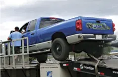  ??  ??  Oakley Bonds of Nephi, Utah, had this big blue Dodge on the rollers and slammed down 844 hp in the Small Twin class, which allows all compounds up to an 80mm turbocharg­er. That run was enough to land third spot in the class, very respectabl­e numbers...