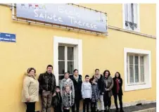  ??  ?? Des fenêtres double vitrage et une façade neuve pour l’école de Ste-Thérèse !