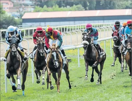  ?? FOTO: UNANUE ?? Preparados
El Jockey Club desveló las primeras pinceladas de la temporada del turf, que arrancará en Donostia a la espera de Madrid