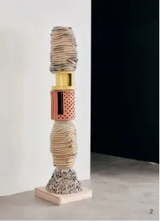  ??  ?? 2
2. FORMFINT. Den fargerike Rookpaalto­tempålen er laget av parets venn, kunstneren Koen Taselaar.
