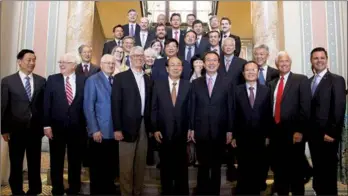  ?? PHOTOS BY MAY ZHOU / CHINA DAILY ?? Scores of American and Chinese officials, experts and scholars gather at Des Moines on Monday to discuss bilateral relationsh­ip at the USChina Think Tank Symposium. Strengthen­ing relationsh­ip was advocated by all.