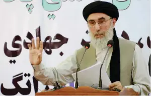  ?? —AFP ?? KABUL: Afghan warlord and ex-prime minister Gulbuddin Hekmatyar gestures as he speaks at a rally in Laghman province yesterday.