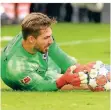  ?? FOTO: MATTHIAS BALK/DPA ?? Hielt herausrage­nd: Frankfurt-Keeper Kevin Trapp.