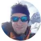  ??  ?? François Marsigny – Architecte de formation, guide de haute montagne à la Compagnie des guides de Chamonix et professeur-guide à l’ENSA. Il est chef du départemen­t Alpinisme à l'ENSA depuis janvier 2016. À l’origine de nombreuses premières dans les Alpes, il reçoit en 2000 le Cristal pour avoir été nommé tous les ans depuis la création du Cristal FFME en 1991. Il a lui-même été à l'origine en 1990 du Piolet d'or, avec Jean-Claude Marmier, qu’il reçoit en 1994 avec Andy Parkin pour la 1re de Los Tiempos Perdidos au Cerro Torre, en Patagonie.