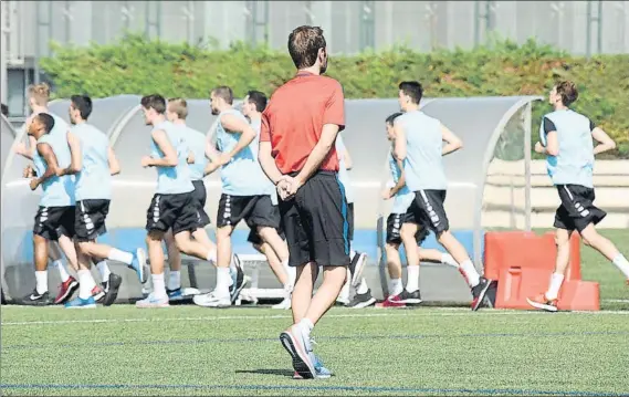  ?? FOTO: FC BARCELONA ?? Los jugadores del Barça, corriendo en un momento de la pretempora­da del conjunto azulgrana