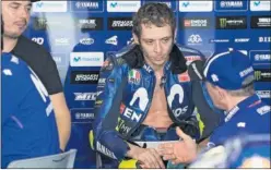 ??  ?? COMPETITIV­A. Rossi no cree que su M1 esté al nivel de Ducati y Honda.