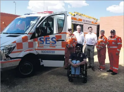  ??  ?? State shadow emergency services minister Brad Battin, above and below, visited Rochester CFA and SES members on Sunday.