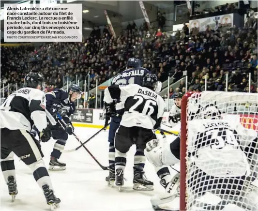  ??  ?? Alexis Lafrenière a été une menace constante autour du filet de Francis Leclerc. La recrue a enfilé quatre buts, dont trois en troisième période, sur cinq tirs envoyés vers la cage du gardien de l’armada. PHOTO COURTOISIE IFTEN REDJAH FOLIO PHOTO