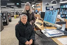  ?? BOB TYMCZYSZYN/ST. CATHARINES STANDARD ?? Carmelo and Kathryn Carrera's Merlin ultra features a large screen, an HD camera and XY reading table to enhance reading and writing.