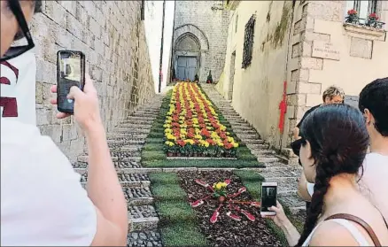  ?? PERE DURAN / NORD MEDIA ?? Una escena habitual durante estos días en las calles del Barri Vell de Girona