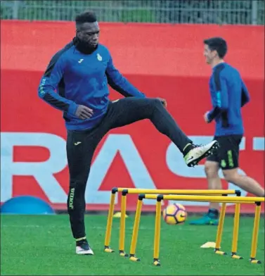  ??  ?? AL MARGEN. Felipe Caicedo todavía no se ha podido entrenar con el grupo desde que enfermó.