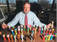  ?? Hearst Connecticu­t Media file photo ?? Scott McWhinnie, then- president of the Pez Co. in his office in Orange in 1999.